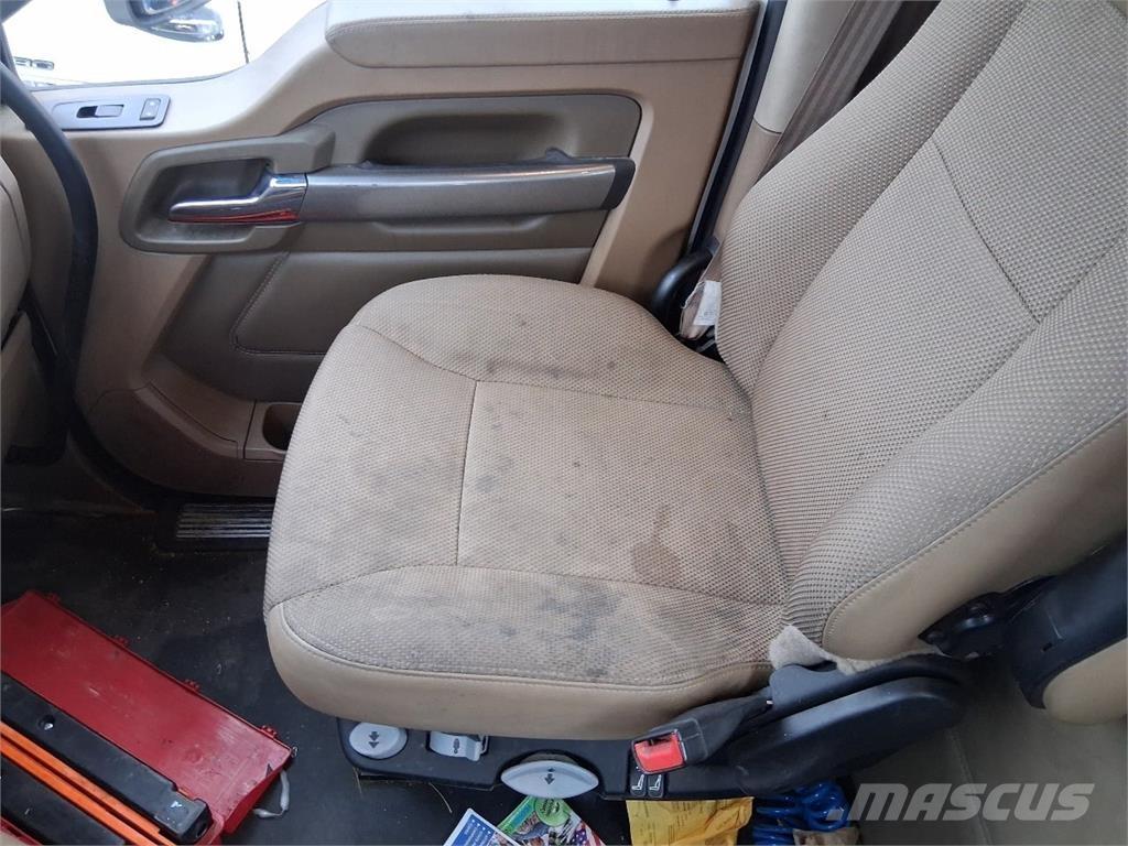 Kenworth T680 وحدات الجر