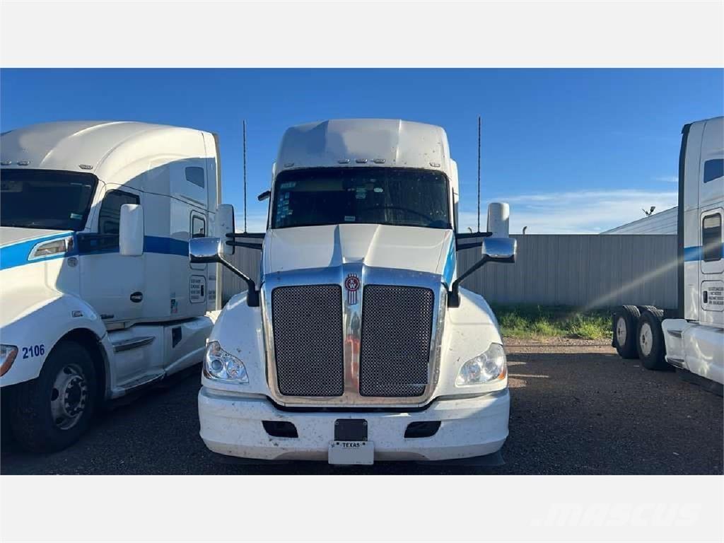 Kenworth T680 وحدات الجر