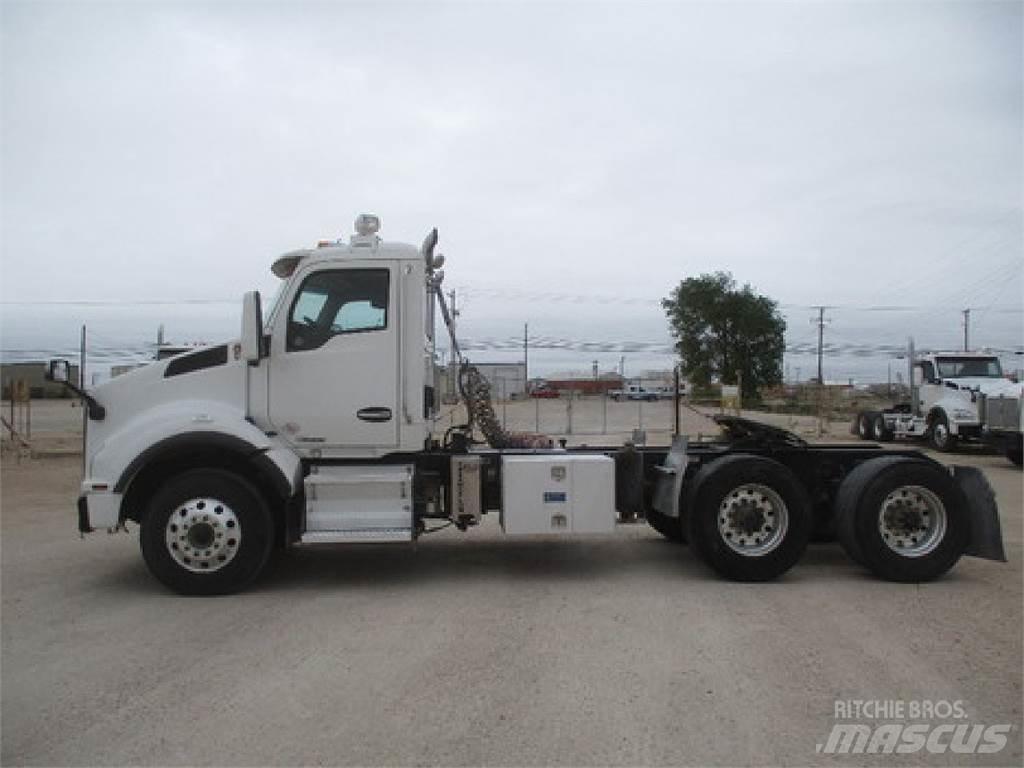 Kenworth T880 وحدات الجر