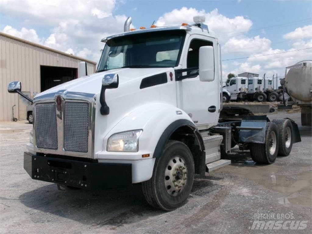 Kenworth T880 وحدات الجر