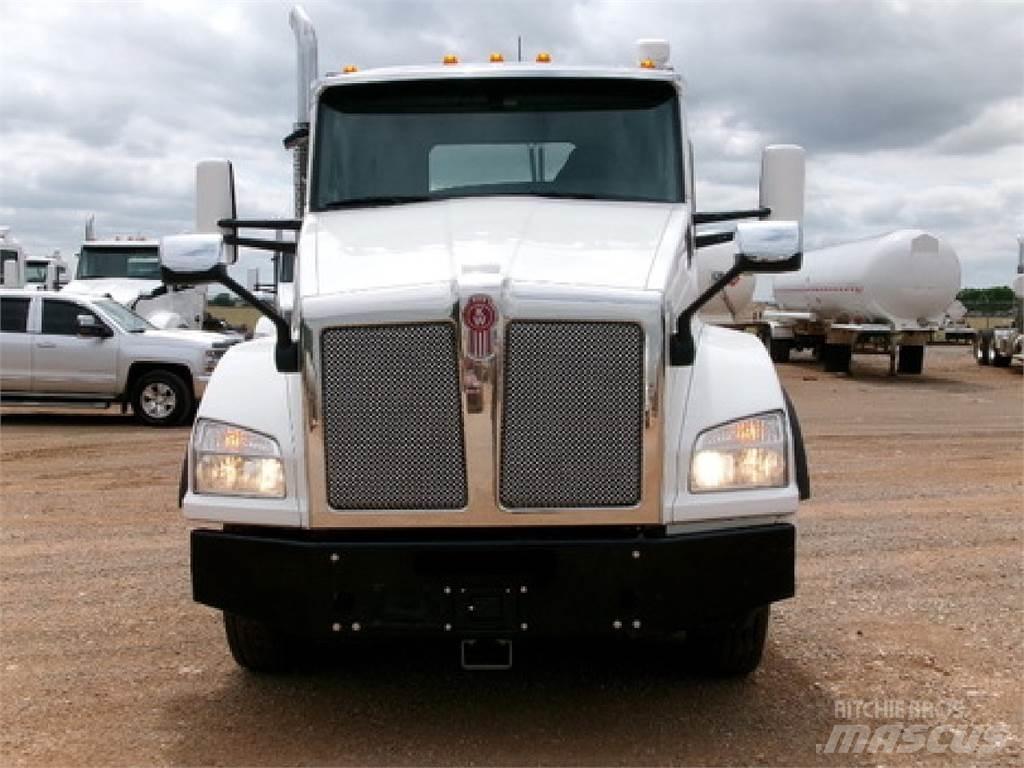 Kenworth T880 وحدات الجر