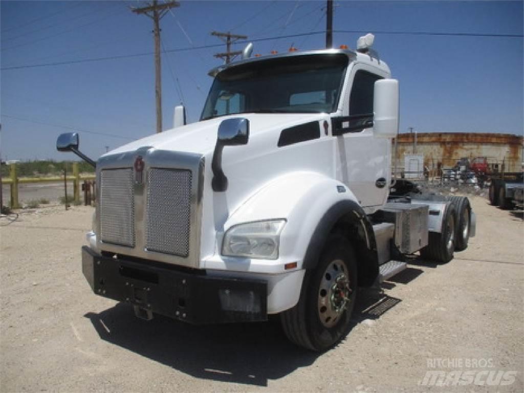 Kenworth T880 وحدات الجر