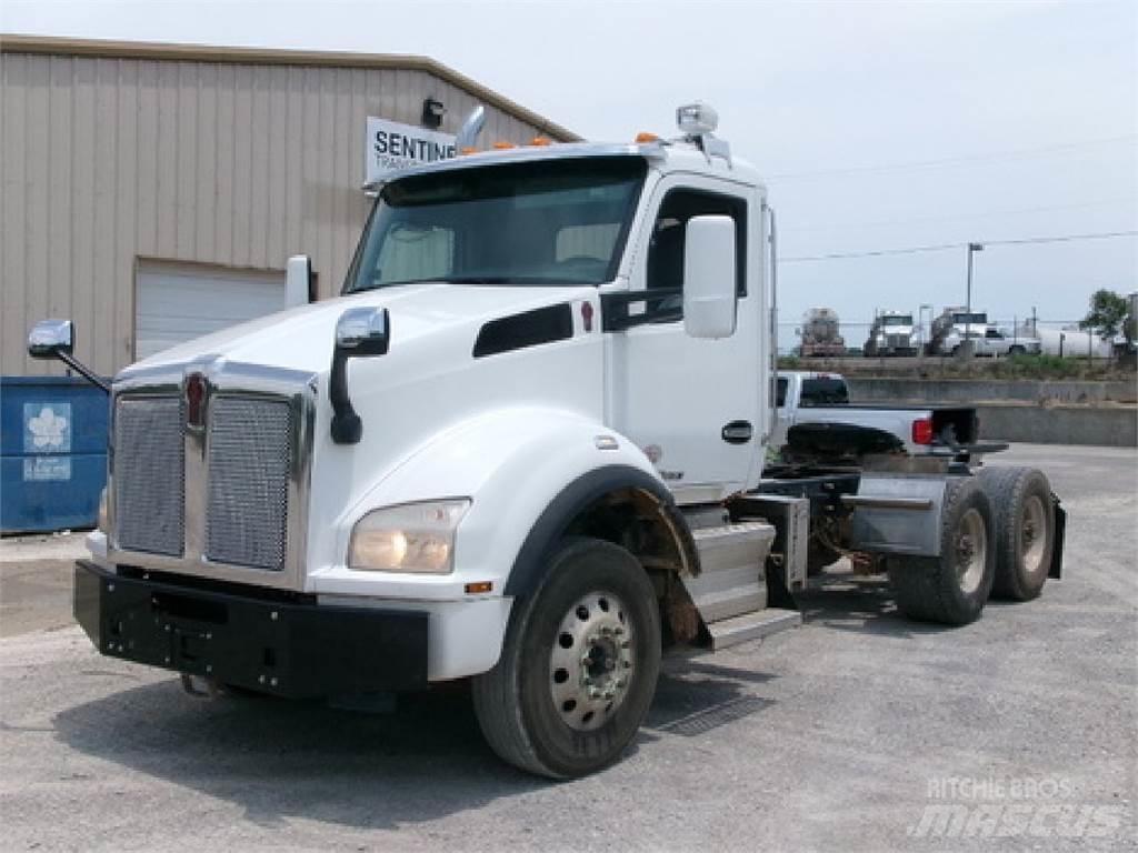 Kenworth T880 وحدات الجر