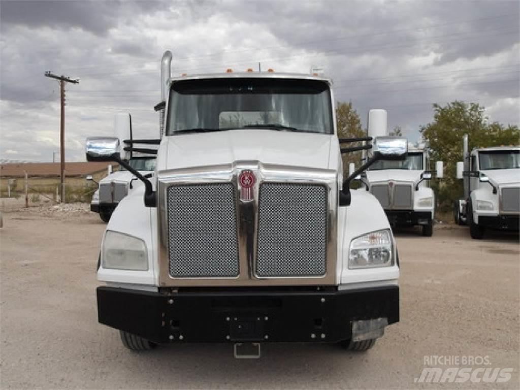 Kenworth T880 وحدات الجر