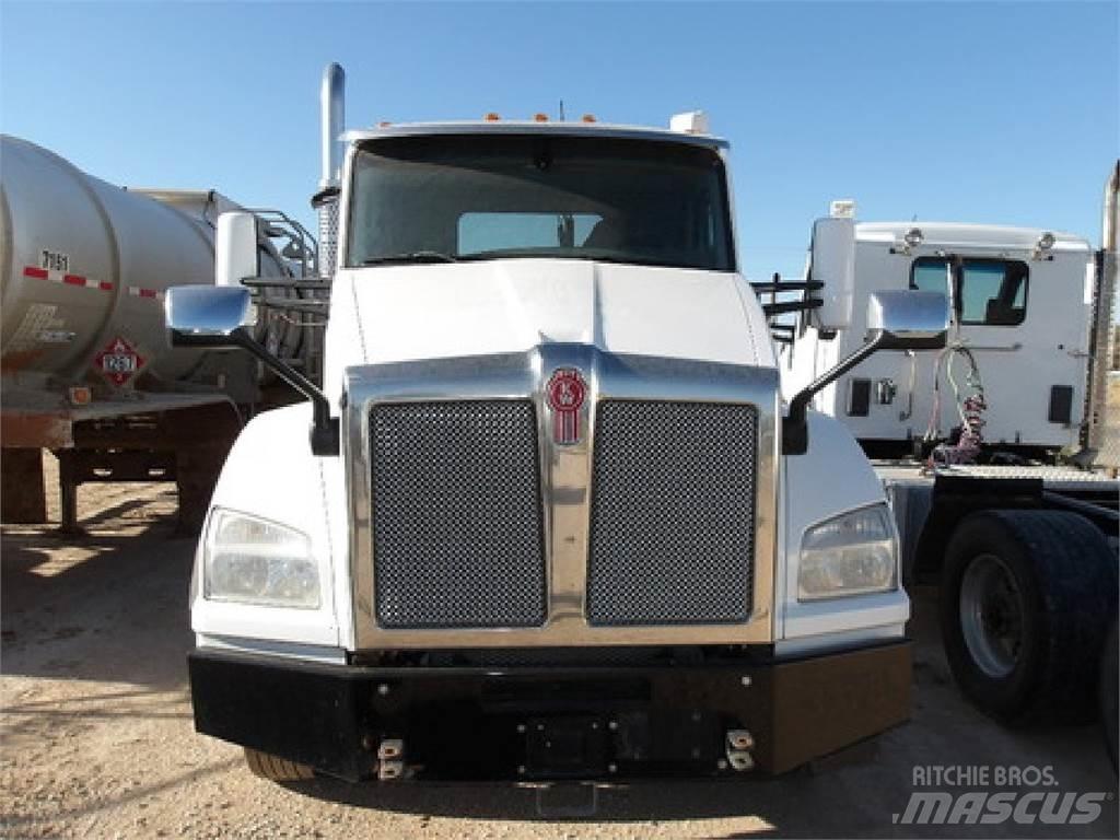 Kenworth T880 وحدات الجر