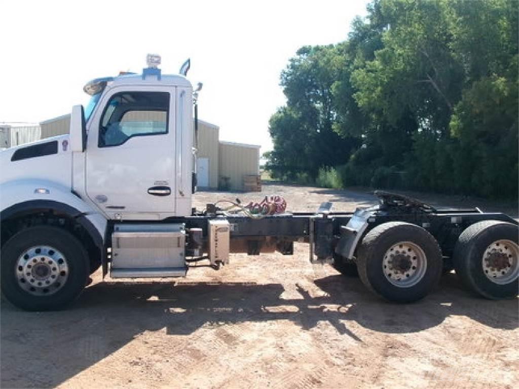 Kenworth T880 وحدات الجر