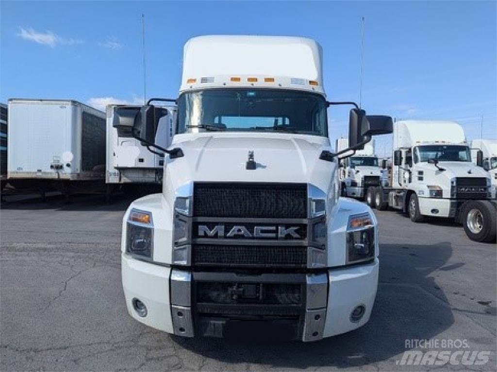 Mack AN64T وحدات الجر