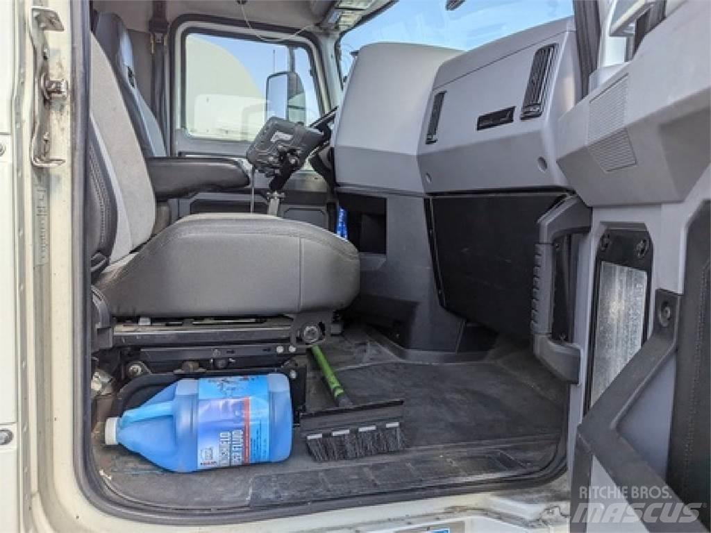 Mack AN64T وحدات الجر