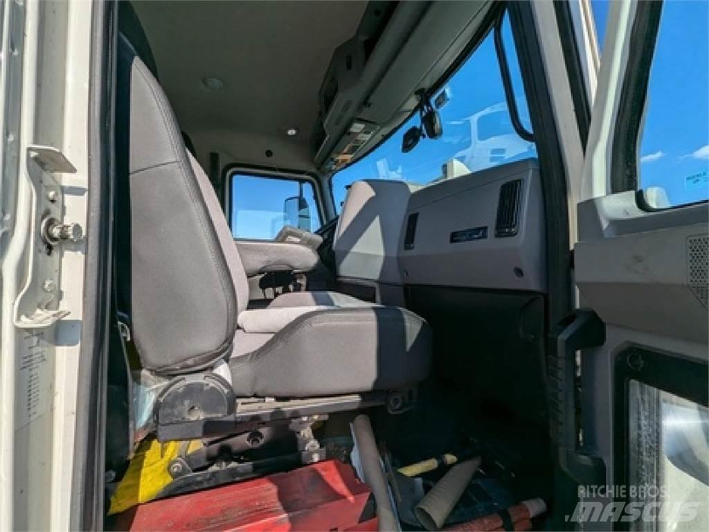 Mack AN64T وحدات الجر
