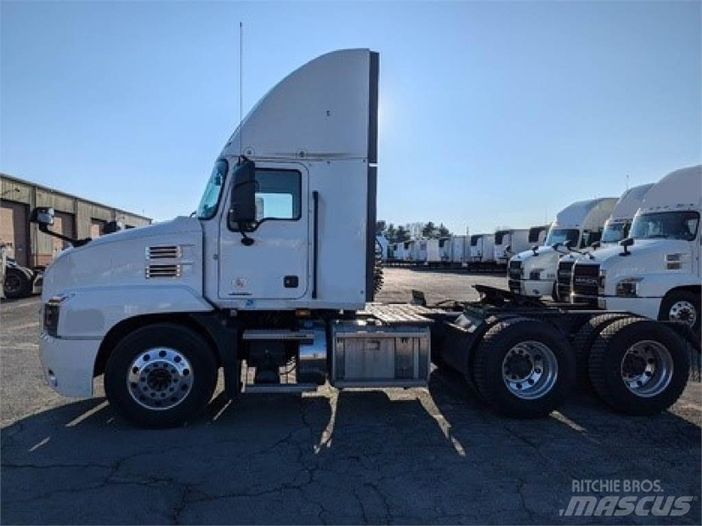 Mack AN64T وحدات الجر