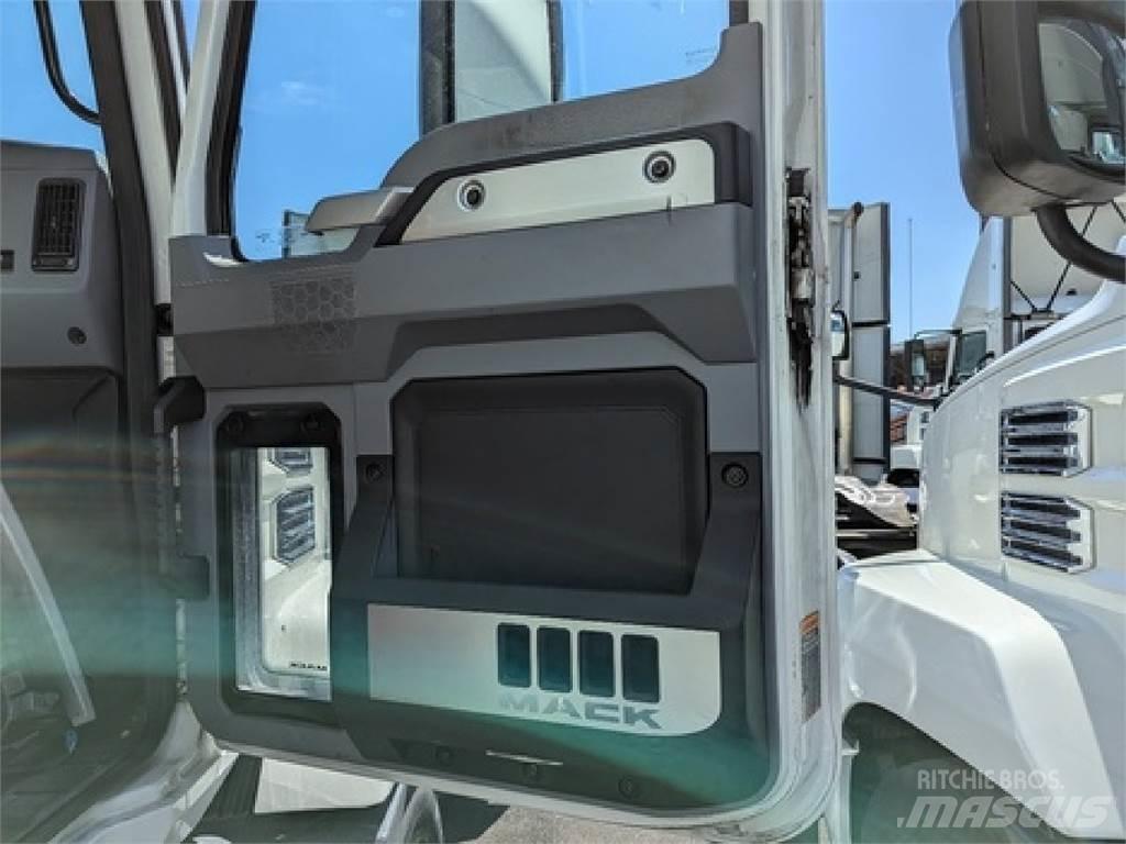 Mack AN64T وحدات الجر