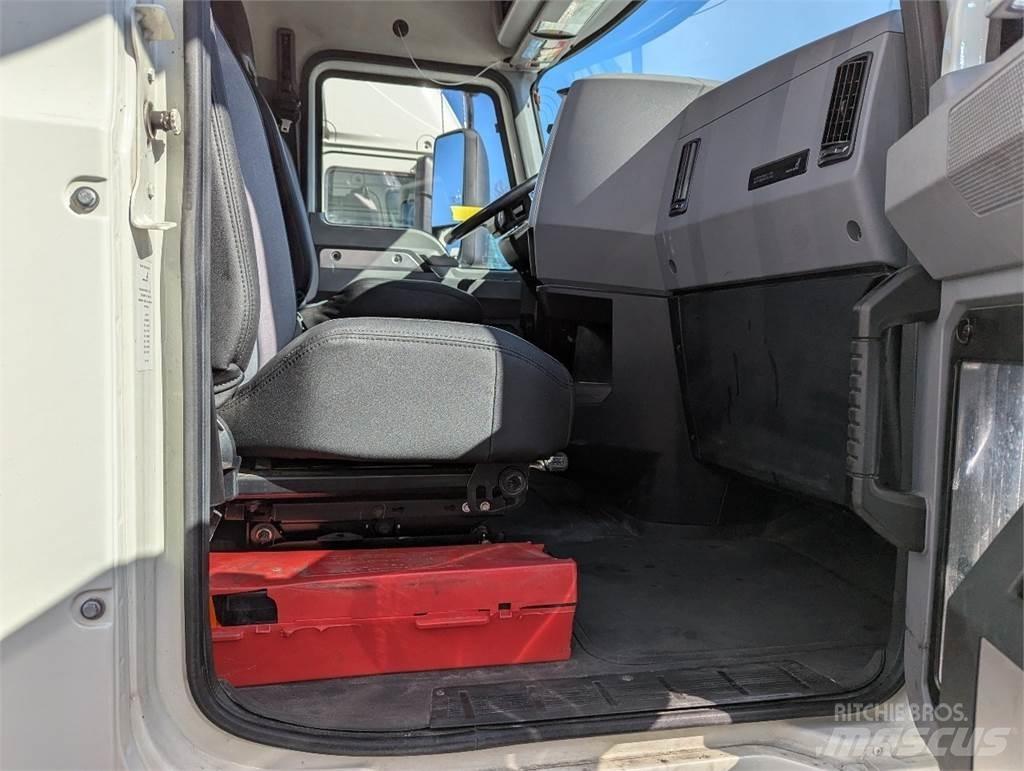 Mack AN64T وحدات الجر