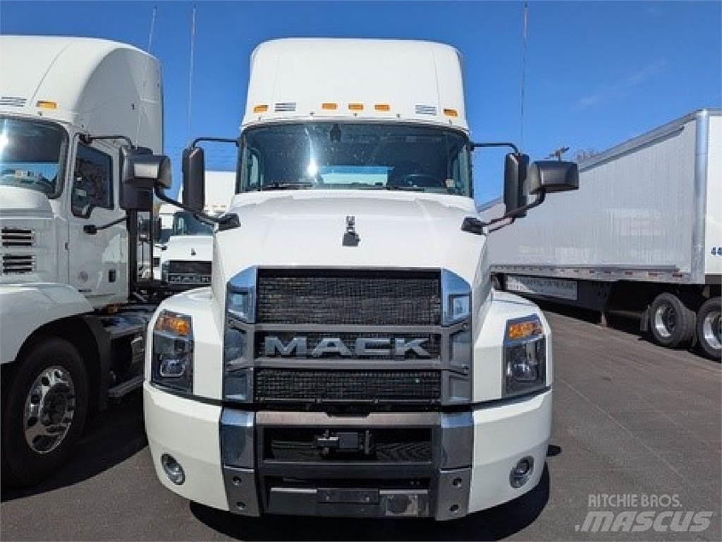 Mack AN64T وحدات الجر