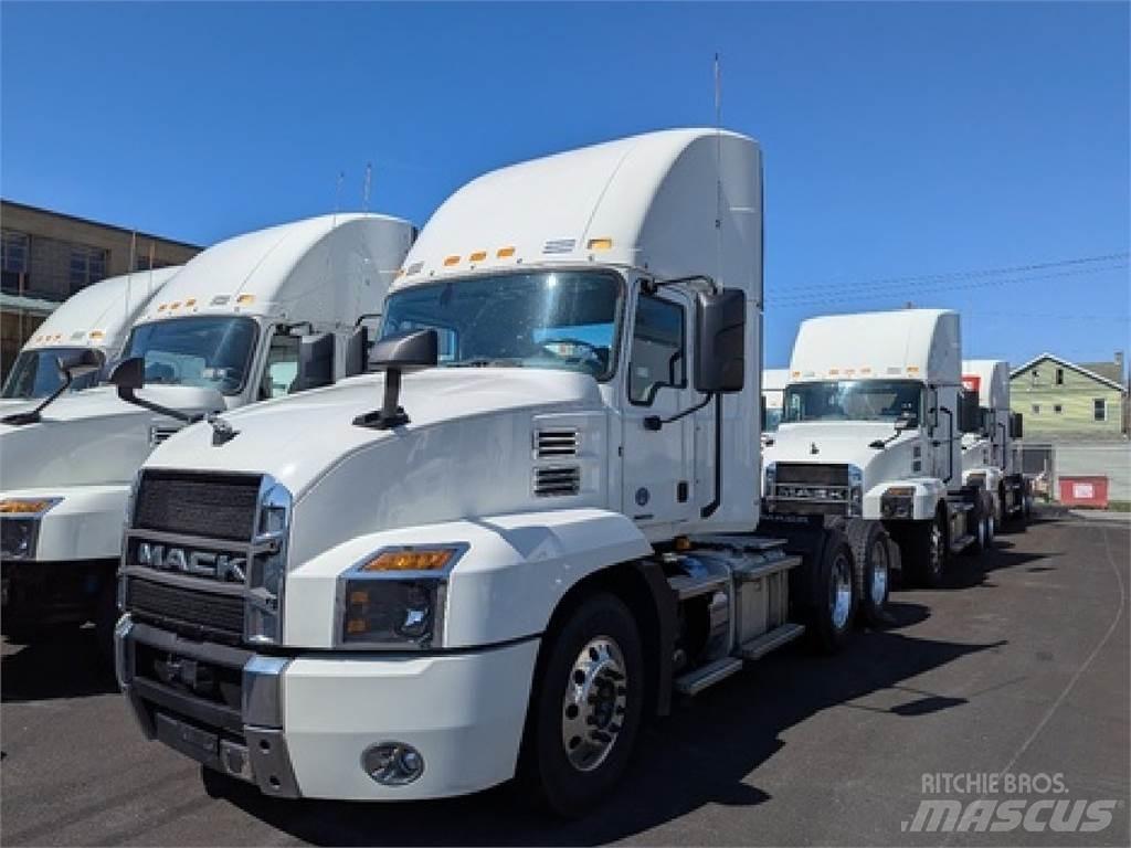 Mack AN64T وحدات الجر