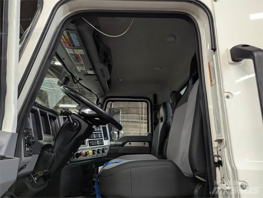 Mack AN64T وحدات الجر