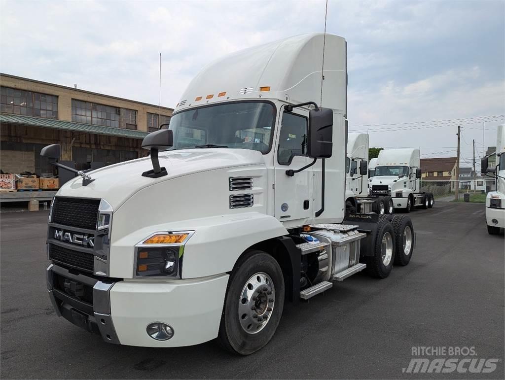 Mack AN64T وحدات الجر