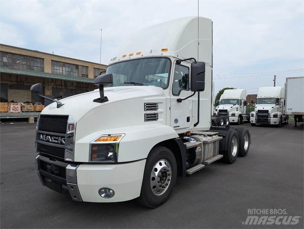 Mack AN64T وحدات الجر
