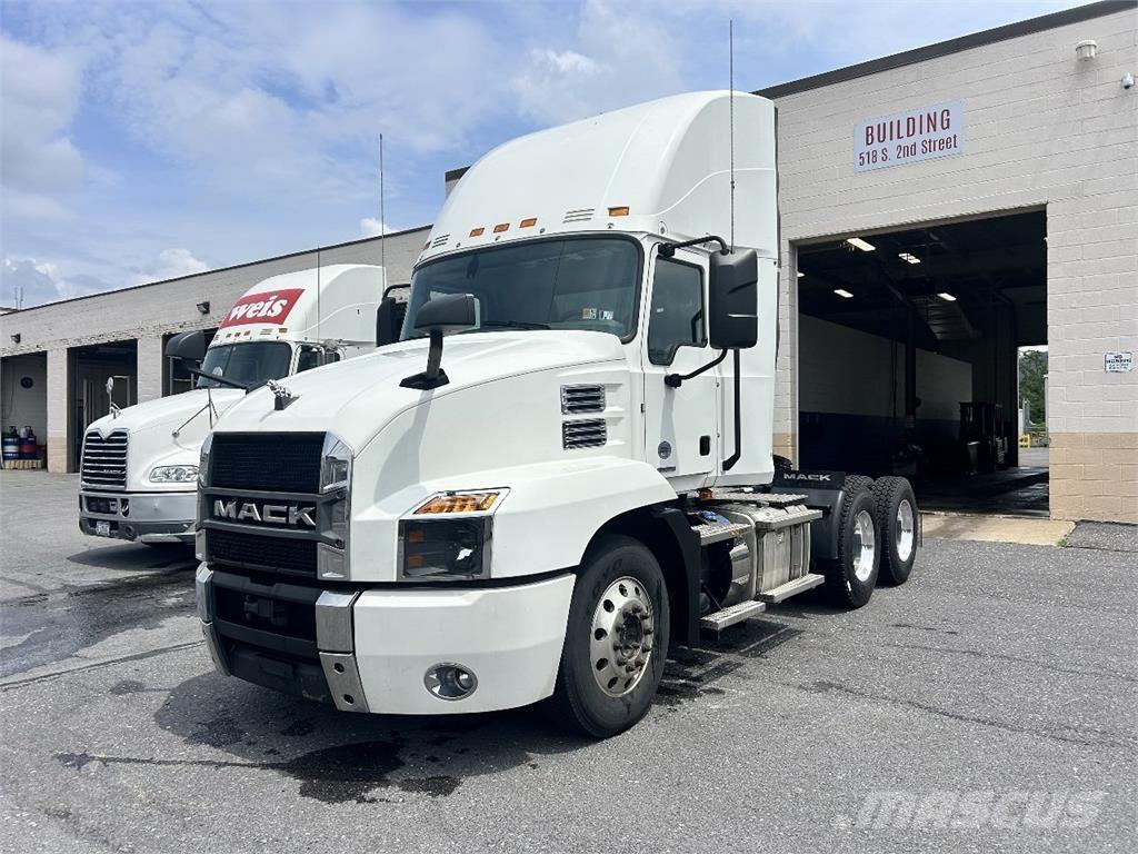 Mack AN64T وحدات الجر