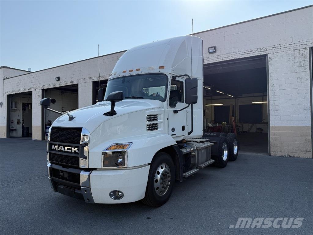 Mack AN64T وحدات الجر