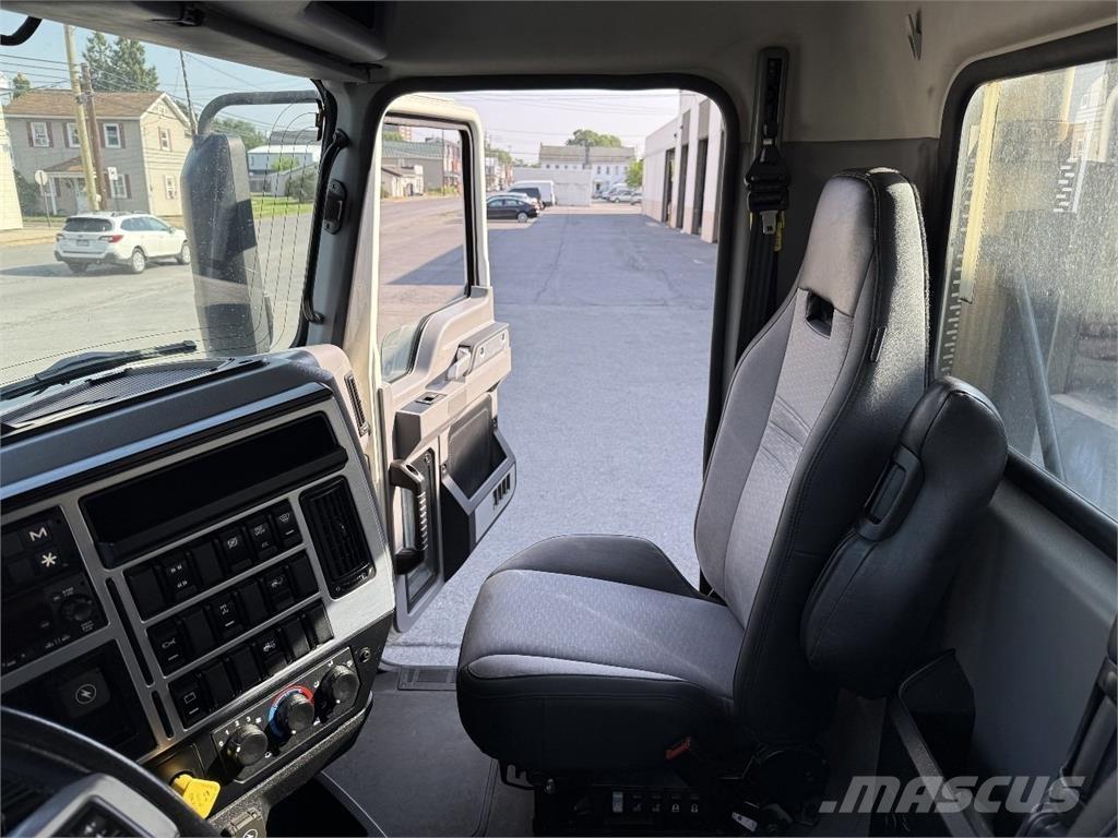 Mack AN64T وحدات الجر