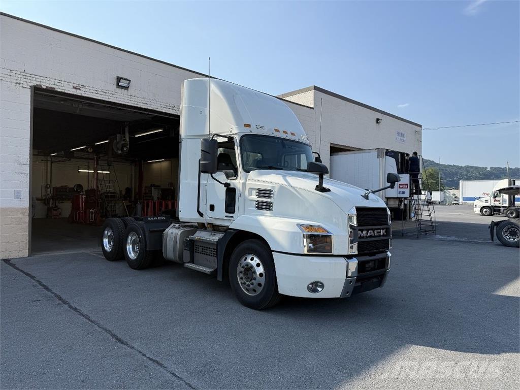 Mack AN64T وحدات الجر