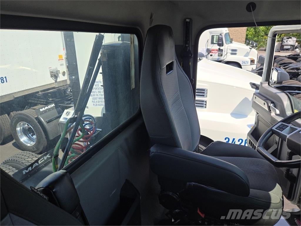 Mack AN64T وحدات الجر