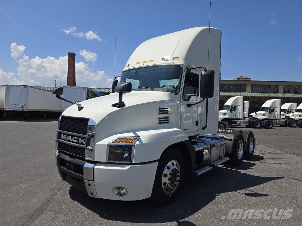 Mack AN64T وحدات الجر