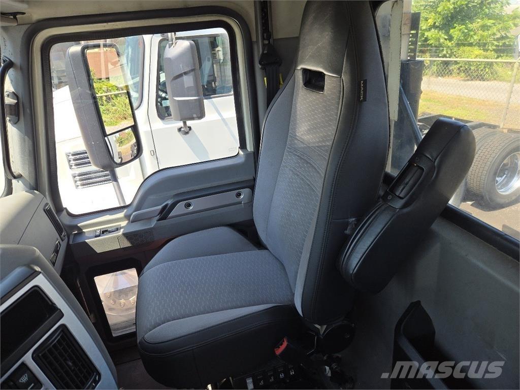 Mack AN64T وحدات الجر