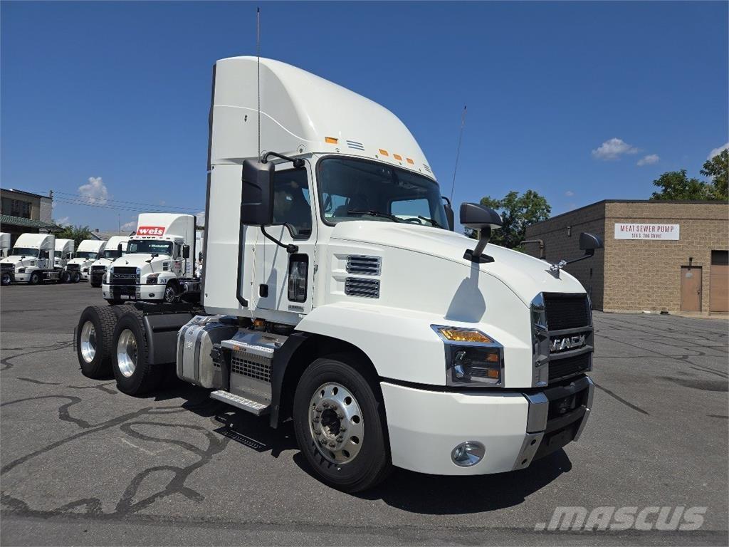 Mack AN64T وحدات الجر