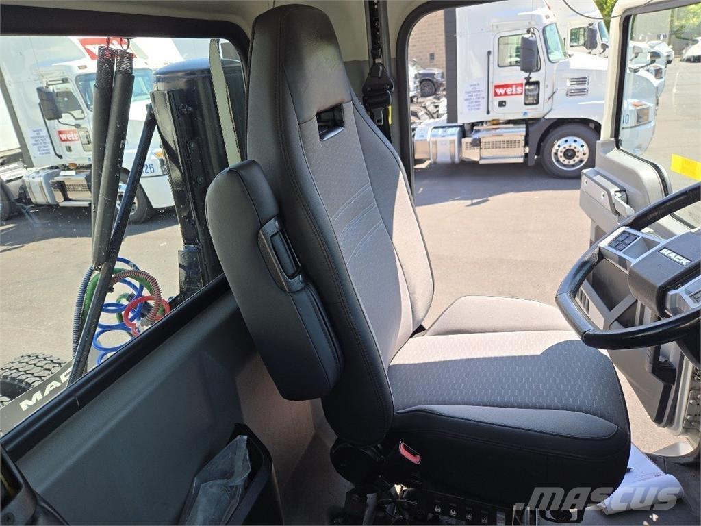 Mack AN64T وحدات الجر