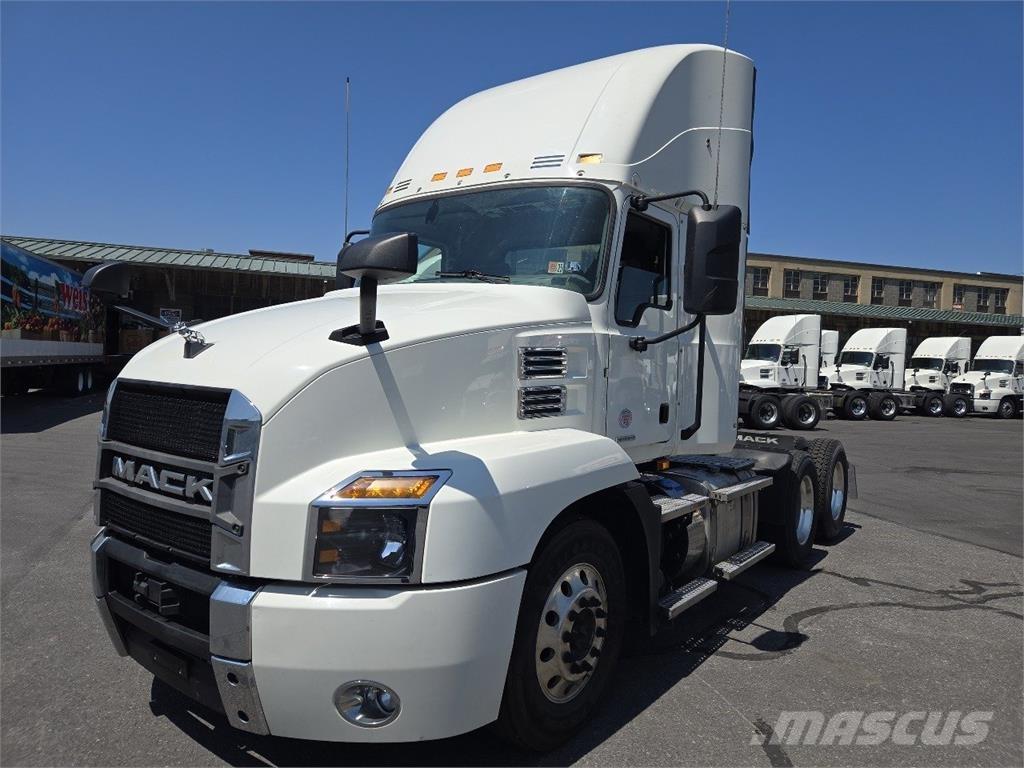 Mack AN64T وحدات الجر