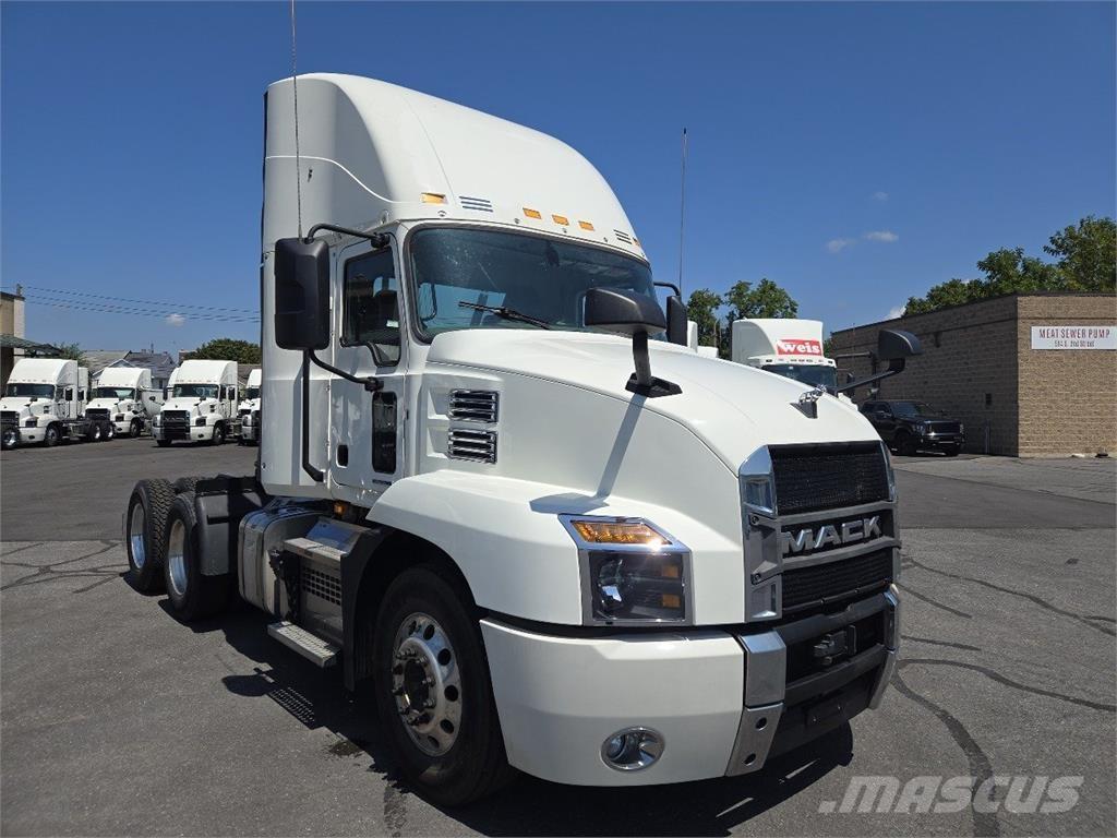 Mack AN64T وحدات الجر