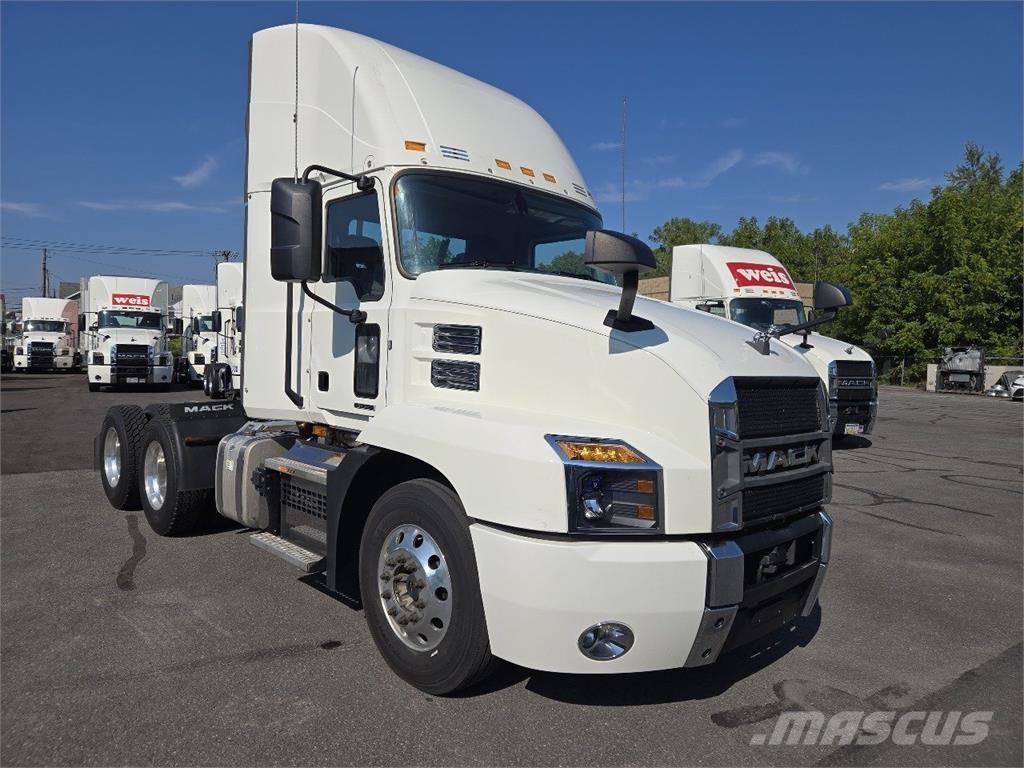 Mack AN64T وحدات الجر