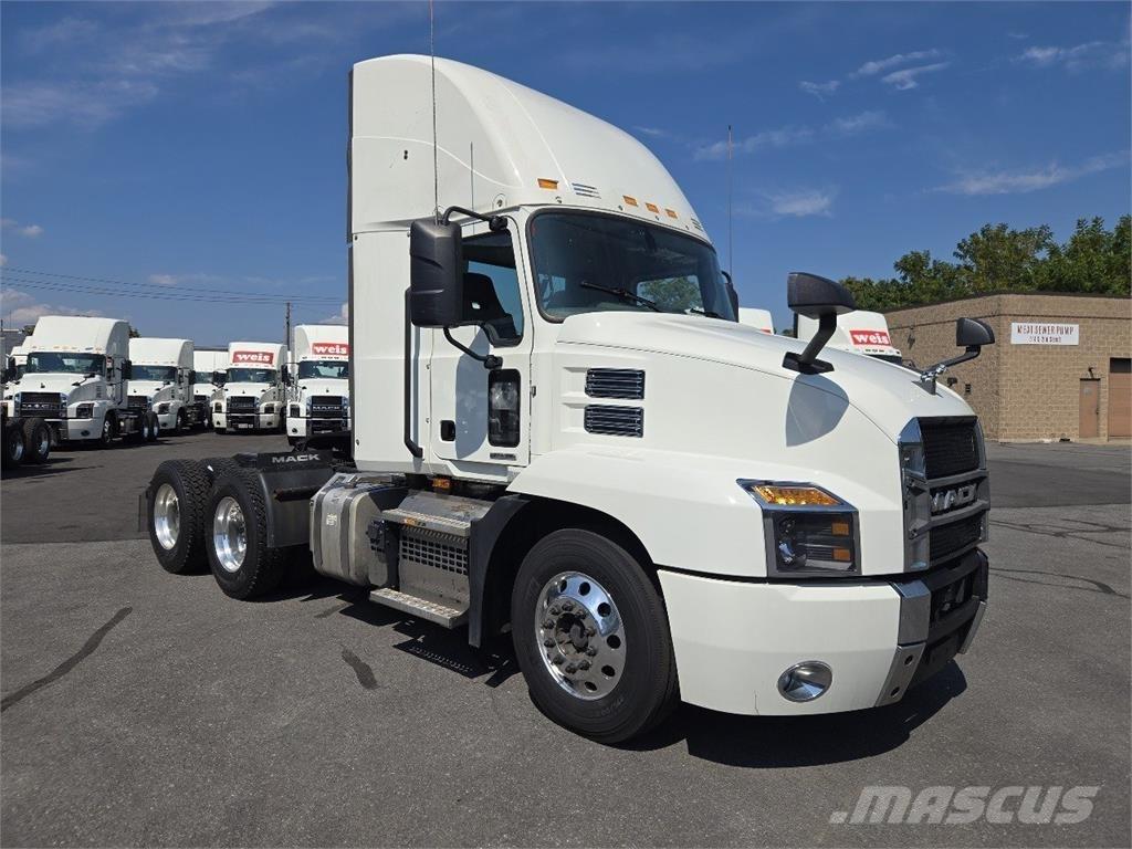 Mack AN64T وحدات الجر