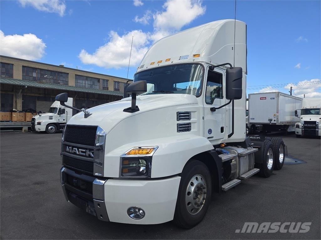 Mack AN64T وحدات الجر