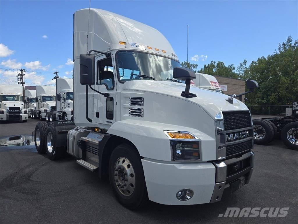 Mack AN64T وحدات الجر