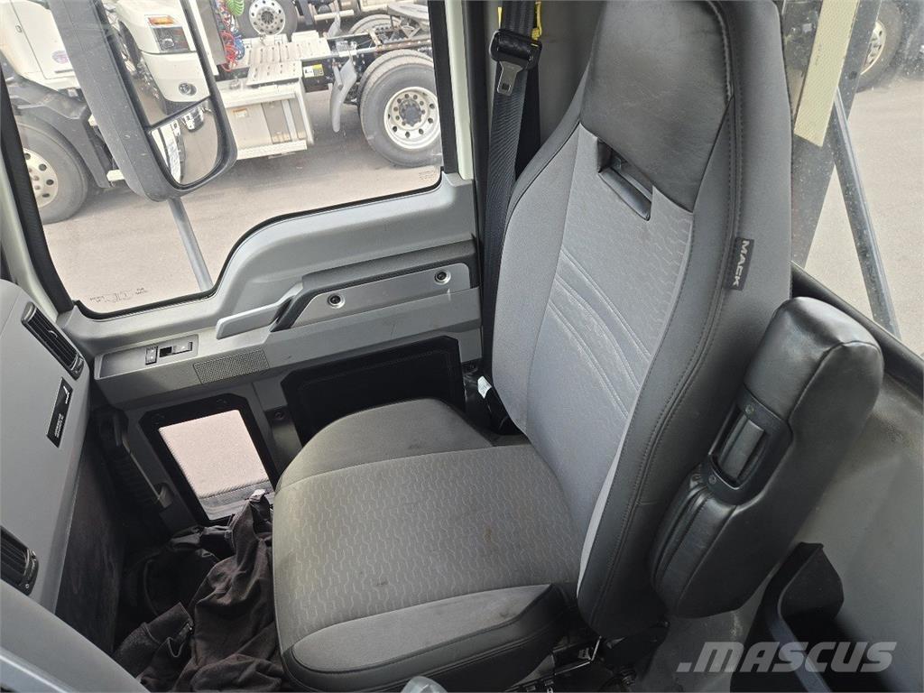 Mack AN64T وحدات الجر