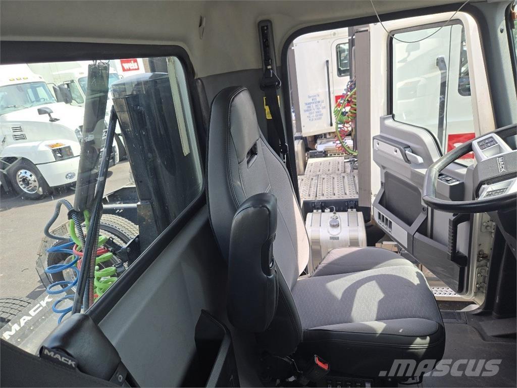 Mack AN64T وحدات الجر