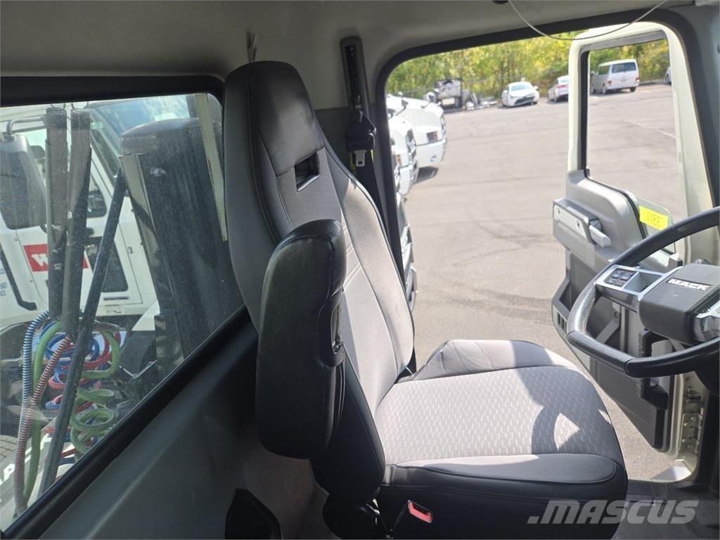 Mack AN64T وحدات الجر