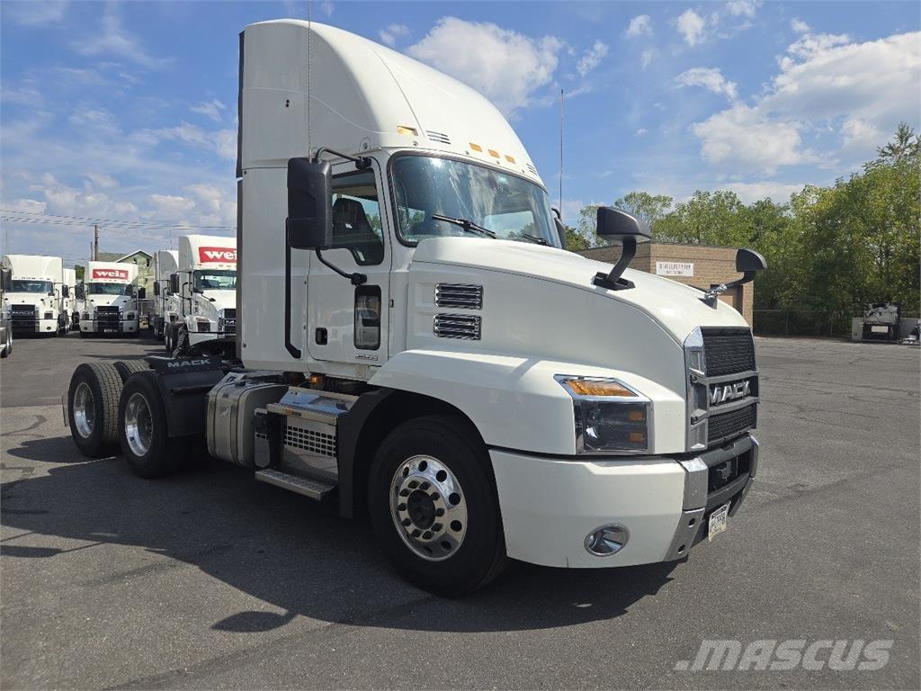Mack AN64T وحدات الجر
