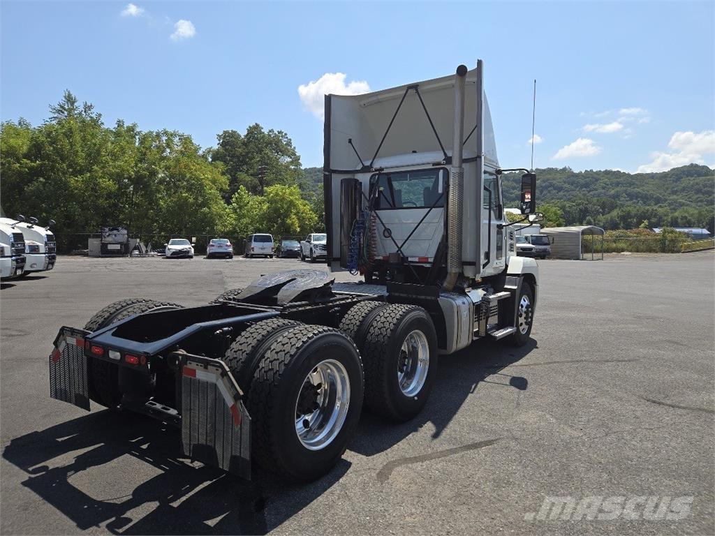 Mack AN64T وحدات الجر