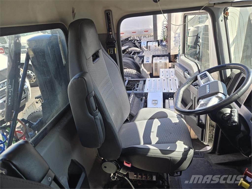 Mack AN64T وحدات الجر