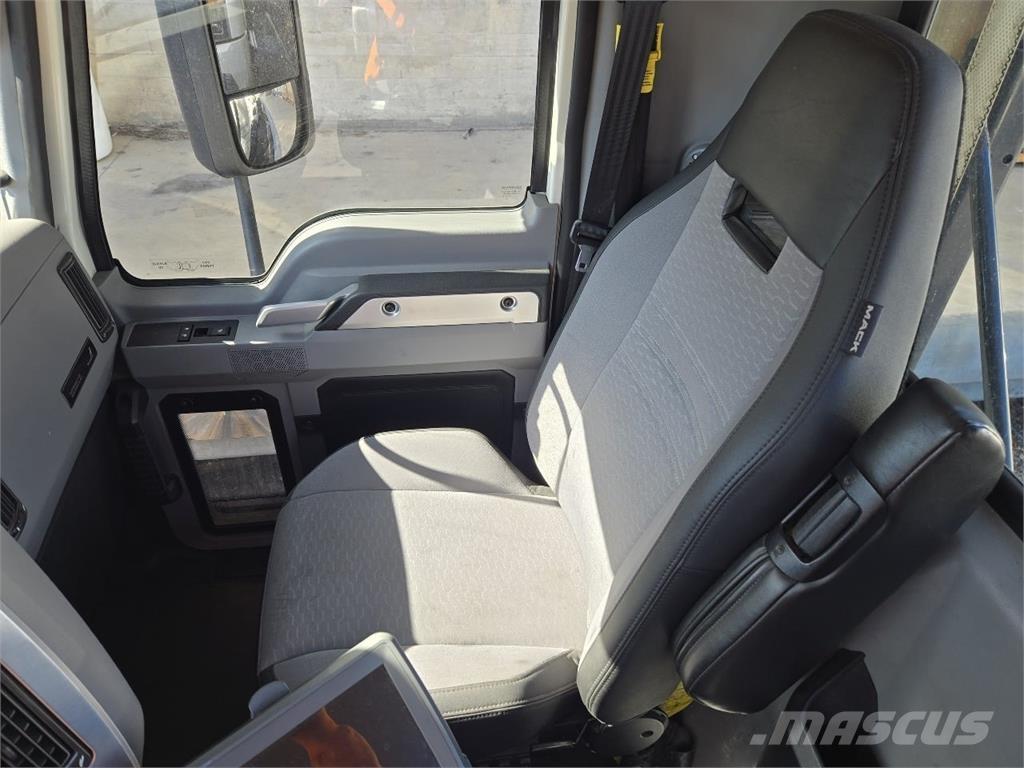 Mack AN64T وحدات الجر