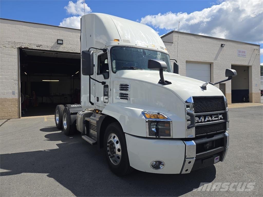 Mack AN64T وحدات الجر