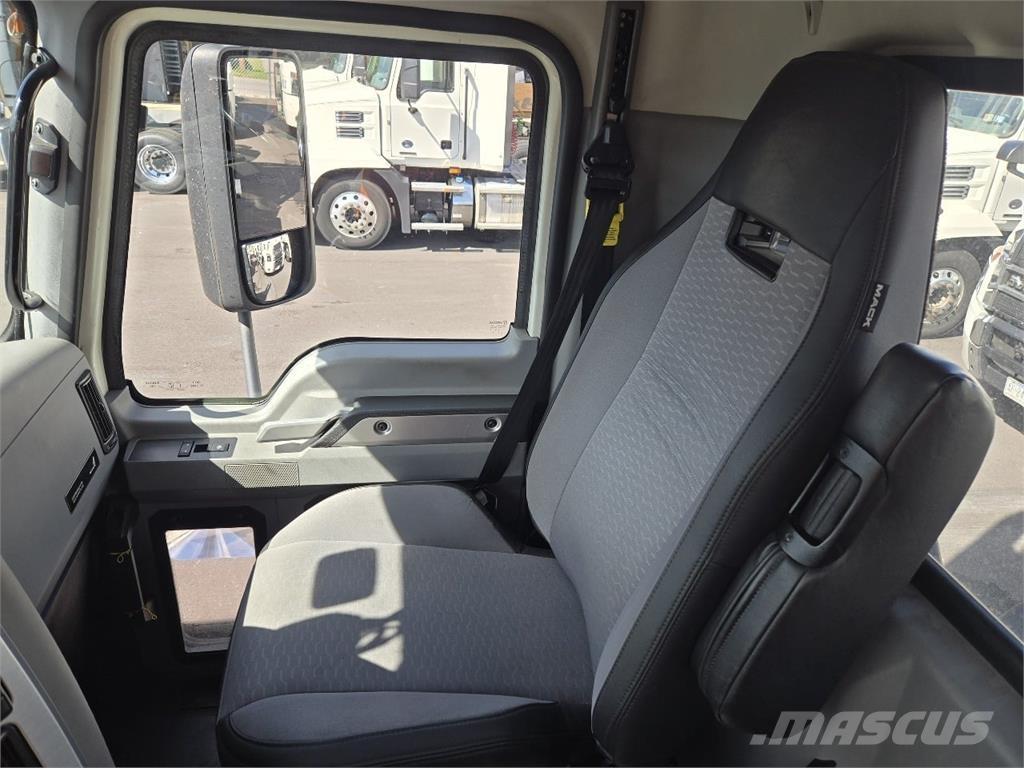 Mack AN64T وحدات الجر