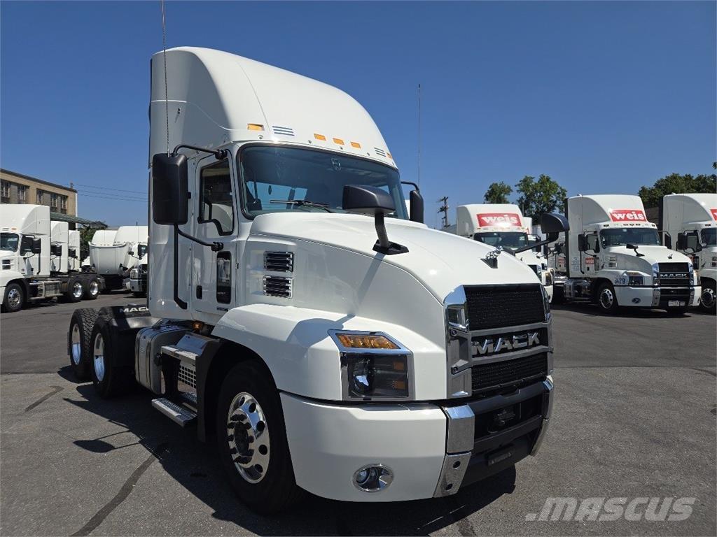 Mack AN64T وحدات الجر