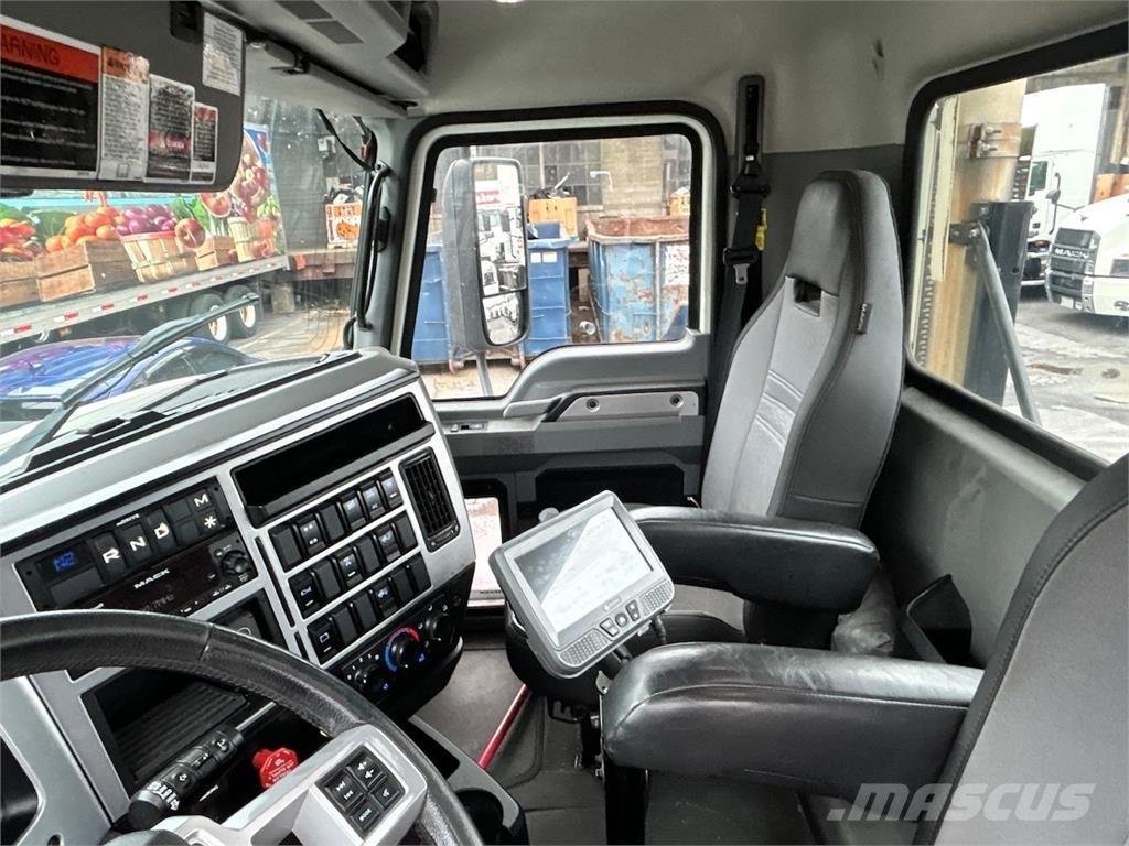 Mack AN64T وحدات الجر