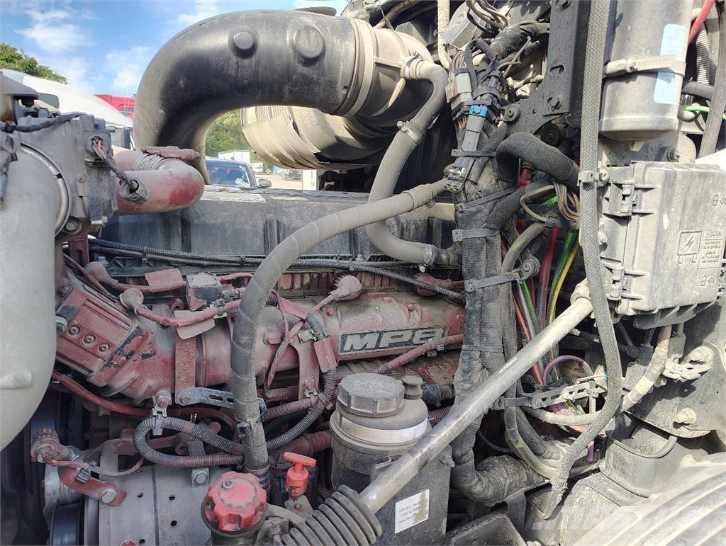 Mack Anthem 64T وحدات الجر