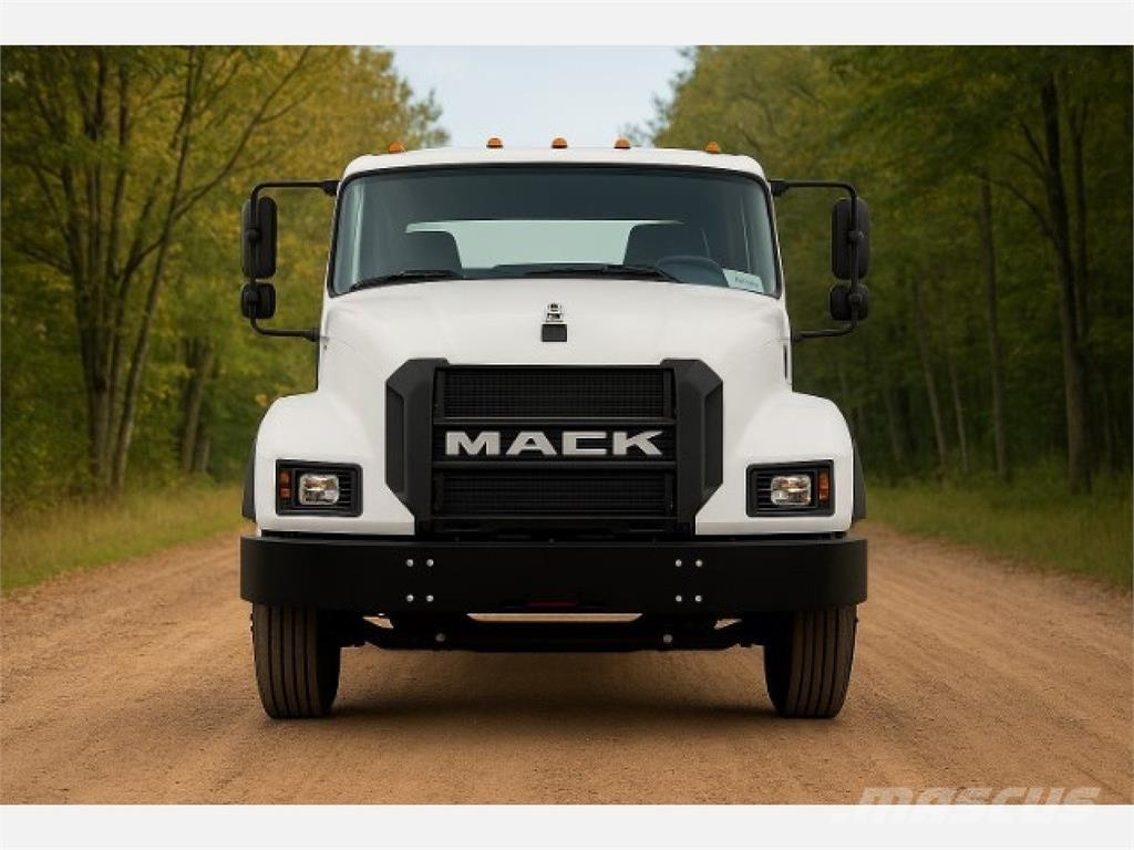 Mack MD6 شاحنات بمقصورة وهيكل