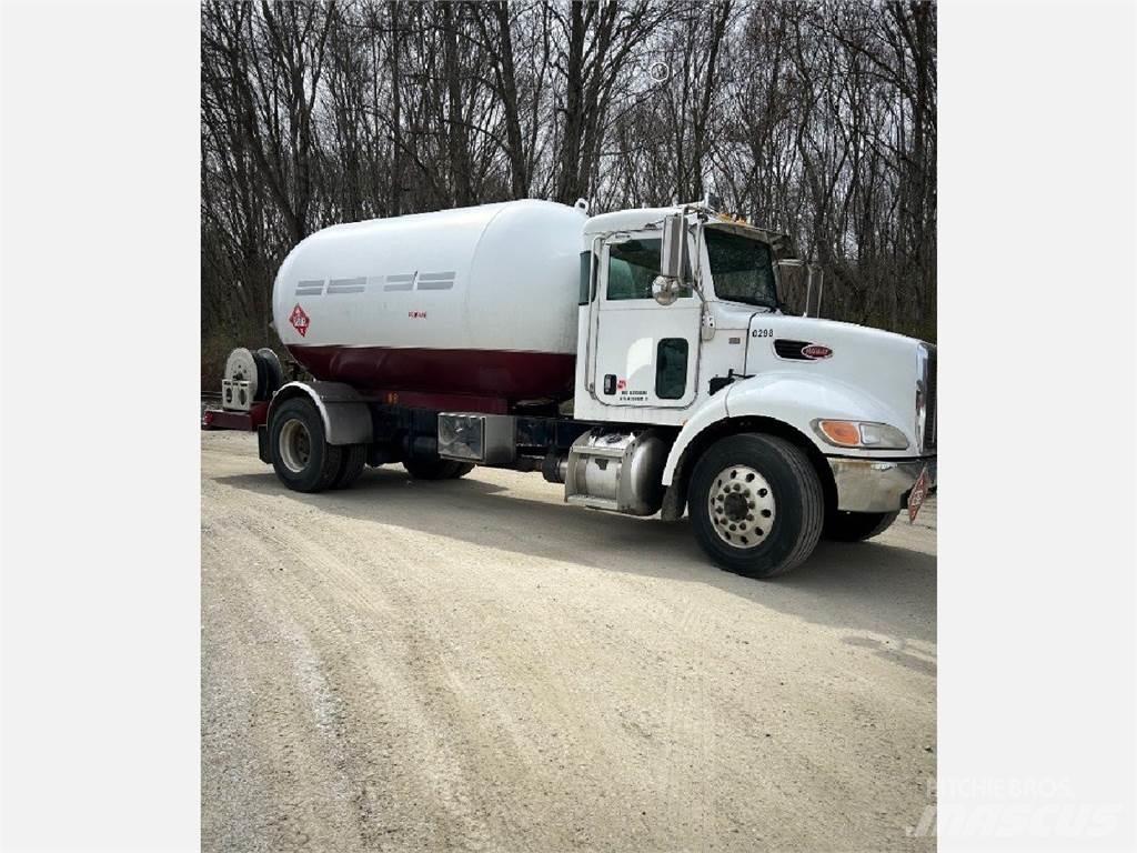 Peterbilt 335 شاحنات أخرى